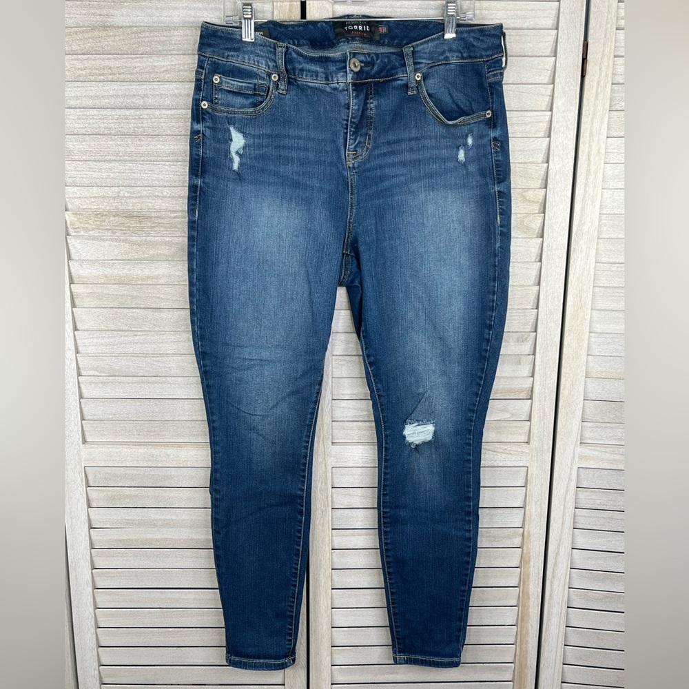 TORRID Premium Denim High Rise Curvy Lightly Distressed Stretch Jeans-14R